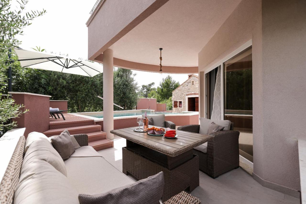Pool Apartment With Traditional Dalmatian Konoba Nin Exterior photo