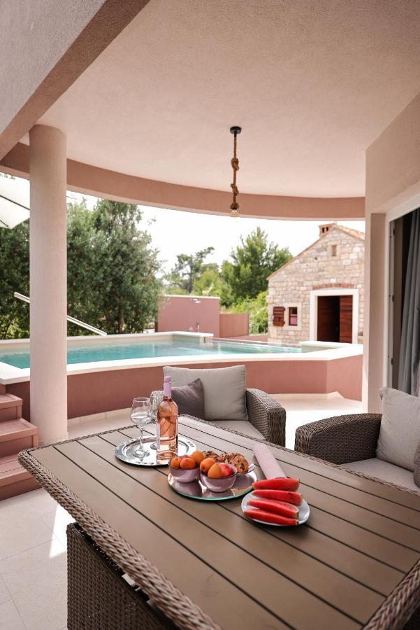 Pool Apartment With Traditional Dalmatian Konoba Nin Exterior photo