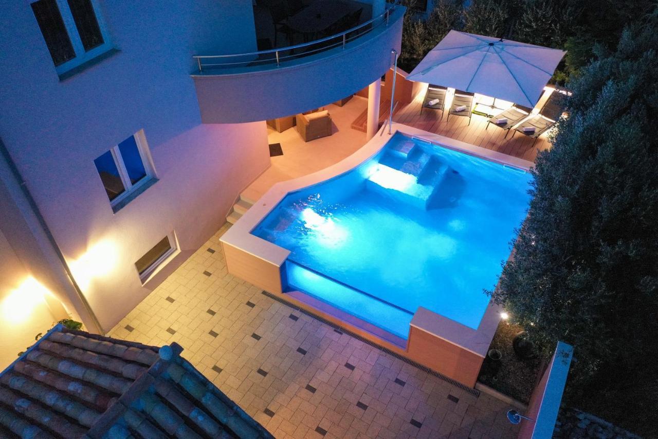 Pool Apartment With Traditional Dalmatian Konoba Nin Exterior photo