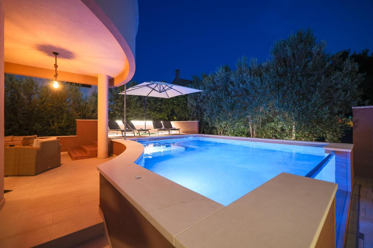 Pool Apartment With Traditional Dalmatian Konoba Nin Exterior photo