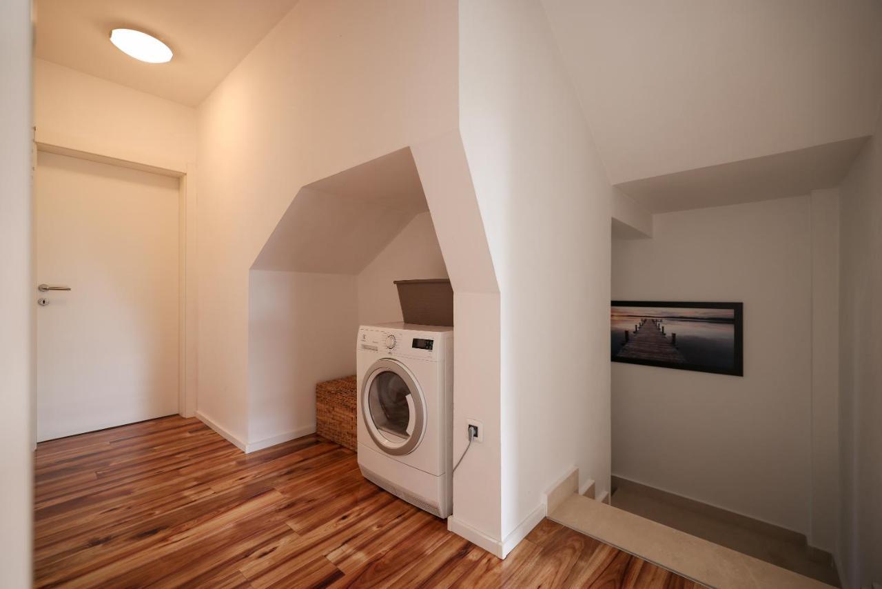 Pool Apartment With Traditional Dalmatian Konoba Nin Exterior photo